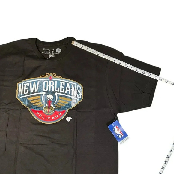 NBA New Orleans Pelicans Stadium Essentials T-Shirt Black Size XLarge NWT - Picture 10 of 10